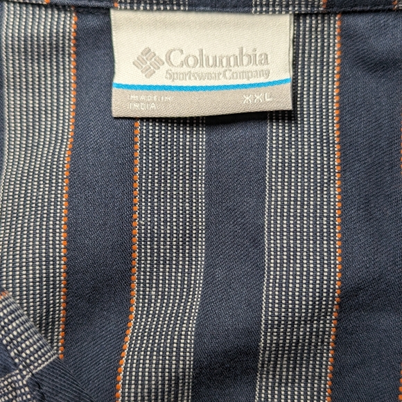 Columbia Short Sleeve Shirt - Picture 2 of 3